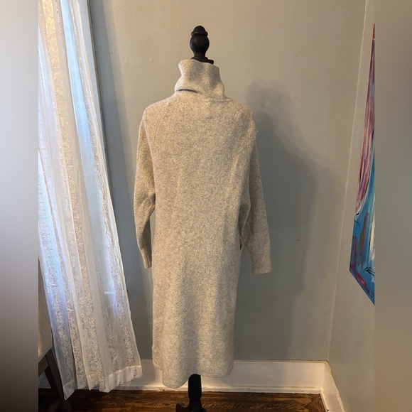 Aritzia The Group Babaton wool yak blend button cardigan sweater grey M - Picture 3 of 6